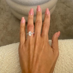 แหวนเพชรทรงรี 2.35 กะรัต เพชรเลี้ยงในห้องปฏิบัติการ ประดับเพชรรอบด้านและวงแหวนซ่อน _ ทอง 14K _ แหวนหมั้นเพชรสร้างในห้องปฏิบัติการ - Product Image 5