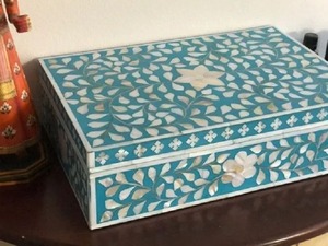 Handmade Eco-Friendly Modern <b>Square</b> Mother Pearl Inlay Resin Polished Jewelry Gift Box Intricate Design Stylish Tabletop Home - Product Image 4