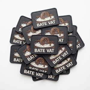 Parche bordado personalizado con borde merrow, insignia de cuero vintage para artesanía, distintivo de pizarra, emblema para ropa, venta al por mayor - Product Image 4