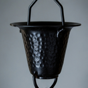 Chaîne de pluie Tulipe Noire, design minimaliste en forme d'entonnoir, pour gouttière moderne - Product Image 4