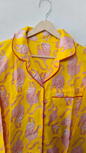 Conjunto de Pijama de Dos Piezas de Manga Larga para Mujer, Elegante, de Algodón Puro con Estampado Sanganeri en Amarillo Vibrante, de Secado Rápido y Transpirable - Product Image 3