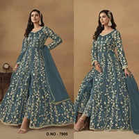 Anarkali Glamour en Tulle Papillon Lourd avec Travail Multi-Fils, Jari et Paillettes Semi-Couture et Entièrement Brodé au Dos