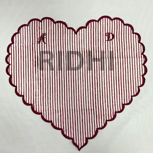Rouge avec monogramme