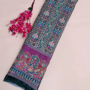 Tela con estampado floral en rayas color verde azulado oscuro con borde ornamental para diseño de vestido Kurti, material para ropa étnica. - Product Image 1