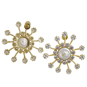 Pendientes Elegantes Chapados en Oro con Perlas y Circonitas - Pendientes Clásicos Minimalistas para Uso Diario y Regalos - Product Image 2