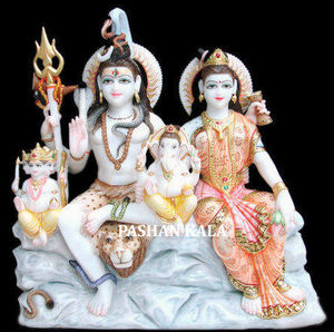 Estatua de la Diosa Parvati Maa, Hecha a Mano en Mármol Blanco Fino, en Posición Sentada con Mano de Bendición, para Decoración de Templos - Product Image 3