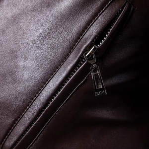 Veste en cuir pour homme, style tendance - Imperméable et coupe-vent, logo sur le devant, style streetwear pour un usage quotidien - Product Image 3