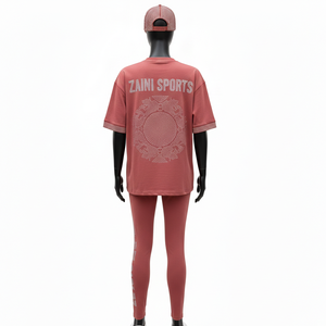 Ensemble de vêtements de sport pour femmes, haut et legging, tissu polyester et élasthanne de haute qualité, 180 GSM pour le haut, 220 GSM pour le bas, logo personnalisé, ensembles pour femmes - Product Image 2