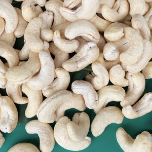 Noix de cajou brutes séchées de haute qualité, brisées, pour usage alimentaire, fabriquées au Vietnam, conformes aux exigences OEM/ODM - Santigo - Product Image 1