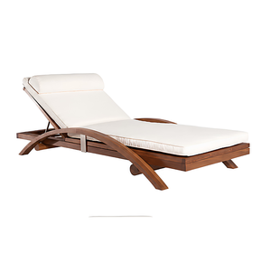 Chaise longue de luxe en teck massif pour l'extérieur, chaise longue de piscine, chaise longue en bois pour patio, idéale pour les resorts, les villas et les hôtels - Product Image 1