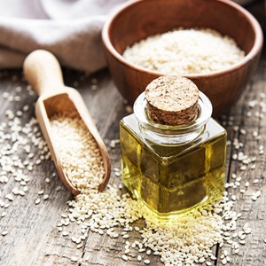 Huile de Sésame Vierge de Haute Qualité 100% Pure Pressée à Froid pour Formulations Cosmétiques, Soins Capillaires et Massage Corporel – Vente en Gros OEM - Product Image 3