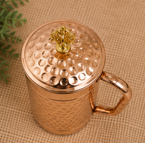 Carafe en cuivre martelé artisanale, pichet à eau au motif nid d'abeille gaufré, récipient décoratif en cuivre fait main Tamra Jal - Product Image 2