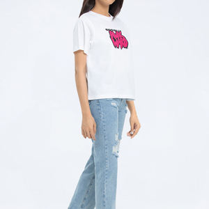 Camiseta de Manga Corta con Cuello Redondo y Logotipo Personalizado para Mujer, Estilo Holgado, Color Blanco Sólido, 100% Algodón Transpirable, Venta al Por Mayor - Product Image 3