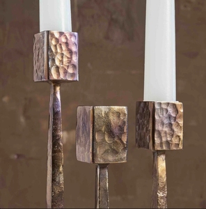 Support de bougie pilier en métal noir fait main et écologique - Chandelier moderne à anneau pour centre de table, décoration intérieure et salle à manger - Product Image 3