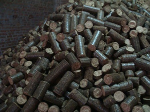 Briquettes de sciure de bois compressée en vrac, combustible écologique pour chaudières industrielles, économie d'énergie - Product Image 6