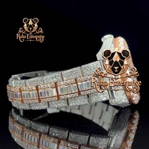 Montre de mode pour homme en quartz avec diamants Moissanite de qualité supérieure, construction en acier inoxydable, pierres brillantes et finitions raffinées - Product Image 6