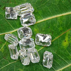 Diamantes de Corte Esmeralda en Base Verde, Ramdut Impex, Directo del Fabricante, Diamantes Sueltos Certificados - Product Image 1