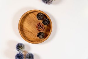 Plato de Madera Maciza Hecho a Mano, Plato de Madera Natural Premium para Servir Comida, Aperitivos, Postres y Frutas - Product Image 4