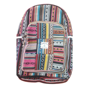 Mochila étnica multicolor tejida con patrones textiles decorativos, bolsillo frontal y cierre de cremallera para viajes informales - Product Image 1