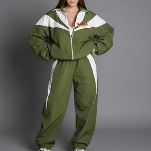 Conjunto de Chaqueta y Pantalones Deportivos Impermeables para Mujer, Diseño Personalizado, Chaqueta con Cierre y Botones, Pantalones Holgados para Correr, Ligeros e Informales - Product Image 1