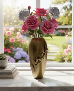 Florero Decorativo de Metal Premium para Exhibición en Mesa, Elegante Adorno Interior para Hogares y Eventos - Product Image 1