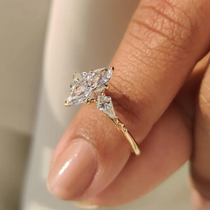 Anillo de Moissanita con Corte Marquesa y Diseño Floral, Plata de Ley 925 con Baño de Rodio, para Compromiso, Boda, Aniversario, Lujoso para Mujer - Product Image 4