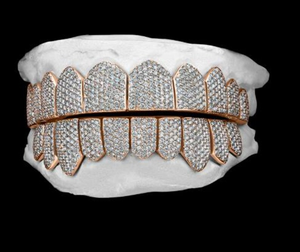 Grillz en argent sterling 925 et moissanite faits à la main, bijoux dentaires personnalisés pour un style hip-hop moderne et tendance - Product Image 2
