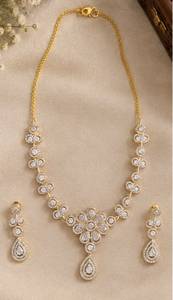 Conjunto de Collar y Pendientes de Aleación Chapada en Oro con Diseño Floral Étnico y Circonitas, con Colgante en Forma de Lágrima para Boda - Product Image 2