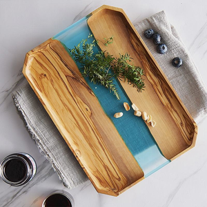 Plateau octogonal en bois d'olivier et résine époxy fait main en Ukraine, plateau de service rectangulaire en bois pour hôtel et restaurant - Product Image 5