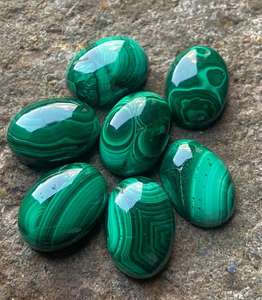 Cabujón de Malaquita Natural, Ovalado, con Reverso Plano, Piedra Preciosa Calibrada, Tamaños Variados, Piedra Pulida de Alta Calidad, Venta al Por Mayor - Product Image 3