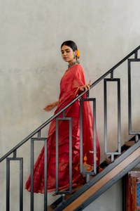 Sari en soie rouge avec broderie dorée et pompons, tenue de mariage indienne traditionnelle pour femmes, séchage rapide, toutes saisons - Product Image 4