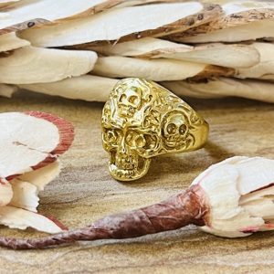 Bague Crâne au Design Original en Laiton Gothique pour Hommes, Plaqué Or 18 carats, Bijou Punk Massif, Vente en Gros / Support ODM Disponible - Product Image 3