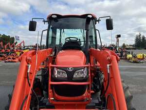 Tractor Kubota M4D-071HDC12: Potencia y Versatilidad Excepcionales para Cada Tarea Agrícola - Product Image 2