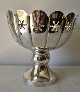 Cuenco de Metal Hecho a Mano con Diseño de Flor Blanca, Pedestal de Latón Antiguo, Ecológico, Vajilla para Bodas, Plato para Servir Alimentos - Product Image 4