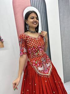 Lehenga Choli Saree de Seda Vichitra Bordada en Naranja, Ropa Moderna India y Pakistaní para Bodas, Fiestas y Diwali - Product Image 4
