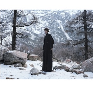 เสื้อโค้ทยาวแบบใหม่สำหรับผู้หญิง เป็นมิตรกับสิ่งแวดล้อม ELYSIAN KIMONO LONG COAT สไตล์ลำลอง สวยสง่า ปักลายดอกไม้ คอวี เสื้อโค้ทผู้หญิง - Product Image 4