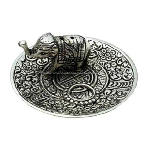 Brûleur d'encens rond en métal en promotion, élégant porte-cendres pour la maison, le temple et la salle de méditation, disponible en plusieurs designs - Product Image 1