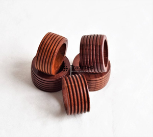 Anneau de serviette de table élégant en bois, classique, durable, écologique, de qualité supérieure, pour la décoration de table, accessoires d'hôtel faits à la main Tradebyd - Product Image 1