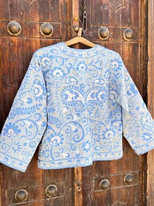 Chaqueta Suzani de Terciopelo Bordada con Flores Azules Estilo Bohemio para Mujer, Cuello en V, Manga Larga, Hecha a Mano, para Primavera - Product Image 3
