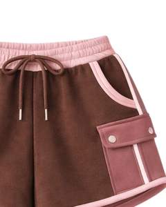 ชุดเซ็ตฮู้ดดี้ครอปสีน้ำตาลชมพูสำหรับผู้หญิง พร้อมกางเกงขาสั้น ปักลายหัวใจ มีกระเป๋าคาร์โก้ สไตล์ลำลอง ชุดสองชิ้น ขายส่งจากโรงงาน - Product Image 6