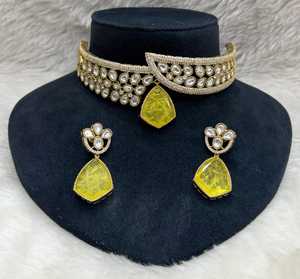 Nouvel Arrivage Parure Collier Ras-de-cou et Boucles d'oreilles en Laiton avec Micro-incrustations Plaqué Or 14 carats pour Femme, Bijoux d'Imitation pour Fiançailles, Mariage et Fêtes - Product Image 4