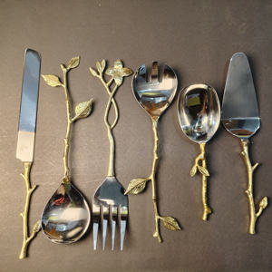 Juego de Cubiertos de Latón Dorado de 5 Piezas con Mango Martillado, Cubiertos de Acero Inoxidable de Grado Alimenticio, Juego de Cubiertos de Estilo Antiguo. - Product Image 6