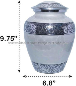 Urnas Funerarias Decorativas de Latón de Alta Calidad, Hechas a Mano, para Hombres y Mujeres - Product Image 2