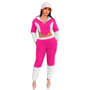 Ensemble 2 pièces en polaire rose et blanc pour femme, haut court à capuche et pantalon taille haute, tenue décontractée et sportive - Product Image 1