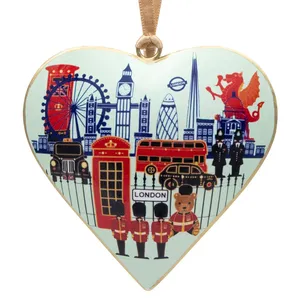Adorno Navideño con Forma de Corazón del Paisaje Urbano de Londres con Lugares Emblemáticos e Iconos de la Guardia Real, Decoración Colgante para Árbol de Navidad - Product Image 1