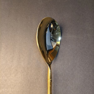 Grande cuillère de service ovale en acier inoxydable de haute qualité, avec manche en laiton finition dorée et texture de tige de bambou élégante - Product Image 6