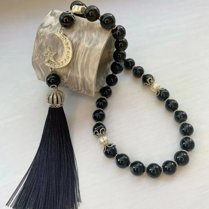 Rosario Islámico Ecológico Hecho a Mano con Tema Religioso de Amor, Personalizable, Tasbih de 33 Cuentas de Resina Amarilla, Ámbar y Metal Plateado - Product Image 3