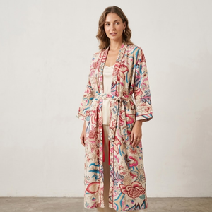Bata Kimono de Algodón Estampada a Mano con Diseño Floral Crema, Bata Larga para Descansar con Cinturón Ajustable, Estilo Boho para Resort o Playa - Product Image 4