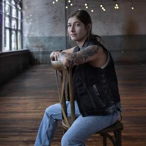 Chaleco Vaquero de Motociclista para Mujer, Modelo MDL4052 'Skelly' en Cuero Negro con Bordado de Calavera, 2025 - Product Image 1