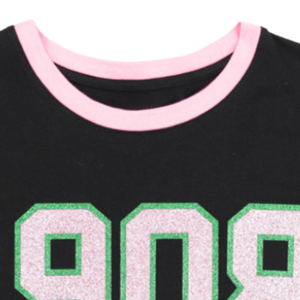 Camiseta Negra de Manga Larga AKA 1908 para Mujer, Bordado Chenille, Ropa de Hermandad Griega, Algodón Premium, Corte Elegante - Product Image 6